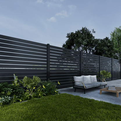 Verra Horizon™ 55 Aluminum | Horizontal Slat Fencing | Modern Architectural Fencing UK - Verra Outdoors